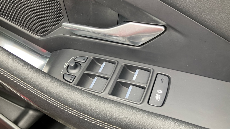 Jaguar E-Pace 2.0 D165 R-Dynamic S 5dr 2WD Diesel Estate - Image 47