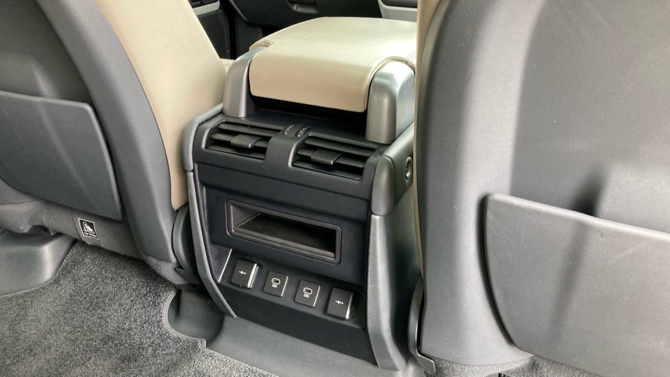 Land Rover Defender 2.0 P300 HSE 110 5dr Auto Petrol Estate - Image 18