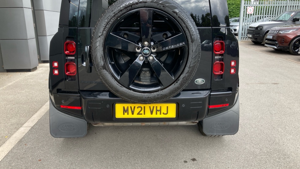Land Rover Defender 2.0 P300 HSE 110 5dr Auto Petrol Estate - Image 52