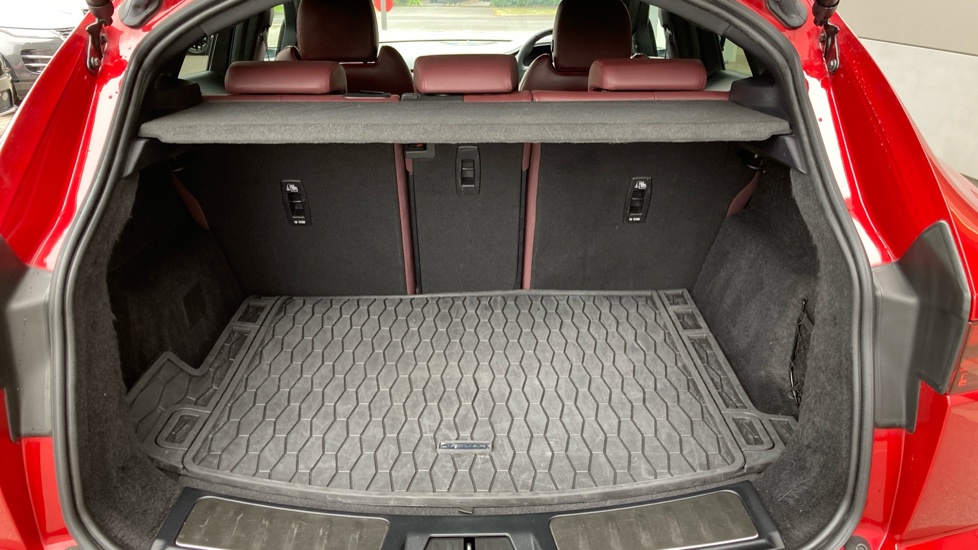 Jaguar E-Pace 2.0 D200 R-Dynamic S 5dr Auto Diesel Estate - Image 10