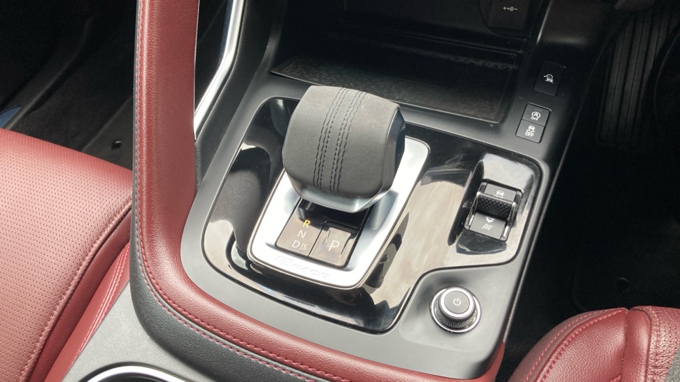 Jaguar E-Pace 2.0 D200 R-Dynamic S 5dr Auto Diesel Estate - Image 13