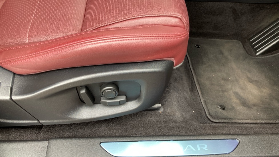 Jaguar E-Pace 2.0 D200 R-Dynamic S 5dr Auto Diesel Estate - Image 23