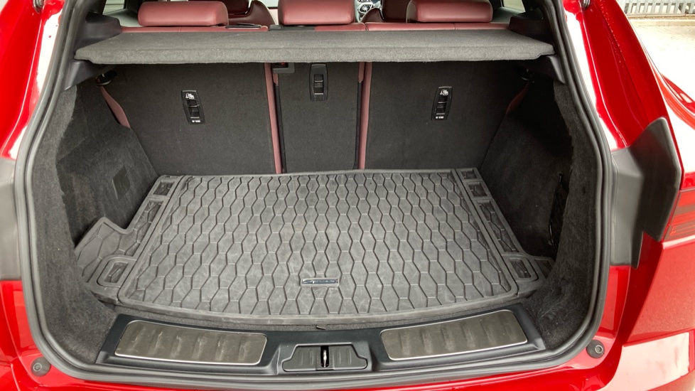 Jaguar E-Pace 2.0 D200 R-Dynamic S 5dr Auto Diesel Estate - Image 35