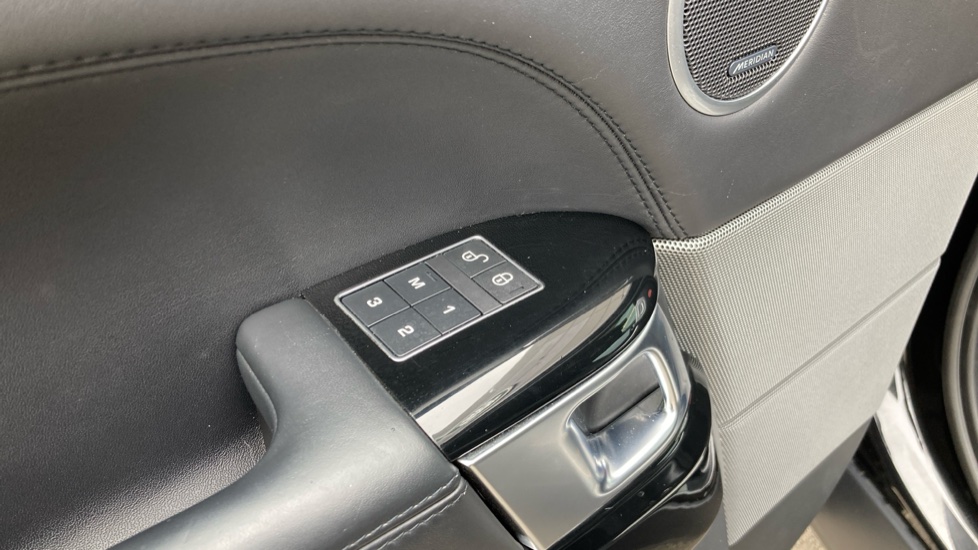 Land Rover Range Rover Sport 4.4 SDV8 Autobiography Dynamic 5dr Auto Diesel Estate - Image 31
