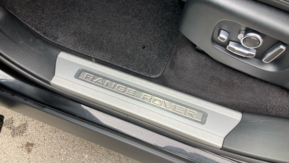 Land Rover Range Rover Sport 4.4 SDV8 Autobiography Dynamic 5dr Auto Diesel Estate - Image 33
