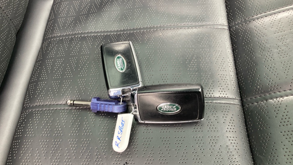 Land Rover Range Rover Sport 4.4 SDV8 Autobiography Dynamic 5dr Auto Diesel Estate - Image 55
