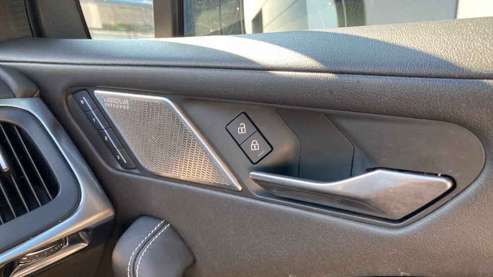 Jaguar I-Pace 294kW EV400 HSE Black 90kWh 5dr Auto 11kW Charger Electric Estate - Image 34