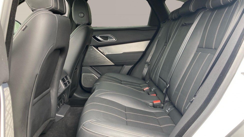 Land Rover Range Rover Velar 2.0 D200 Edition 5dr Auto Diesel Estate - Image 4