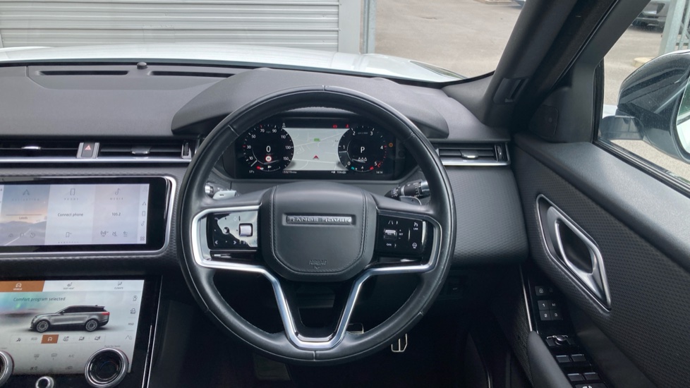 Land Rover Range Rover Velar 2.0 D200 Edition 5dr Auto Diesel Estate - Image 15