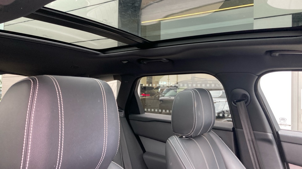 Land Rover Range Rover Velar 2.0 D200 Edition 5dr Auto Diesel Estate - Image 39