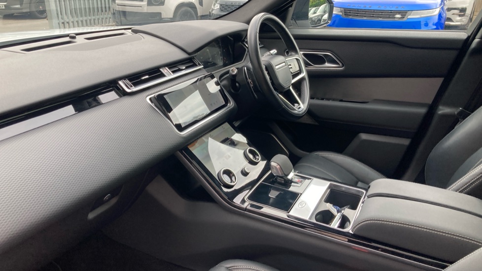 Land Rover Range Rover Velar 2.0 D200 Edition 5dr Auto Diesel Estate - Image 46