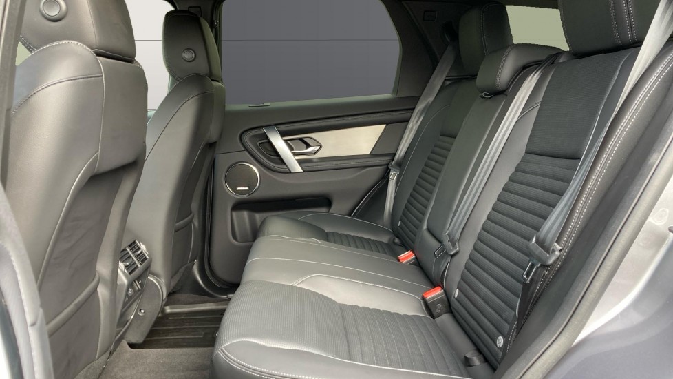 Land Rover Discovery Sport 2.0 D200 Dynamic SE 5dr Auto [5 Seat] Diesel Station Wagon - Image 4