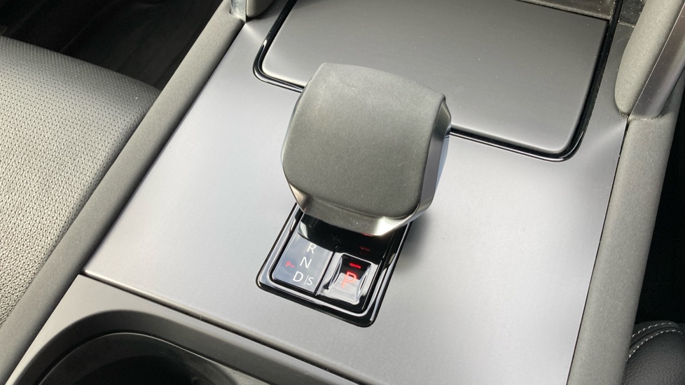 Land Rover Discovery Sport 2.0 D200 Dynamic SE 5dr Auto [5 Seat] Diesel Station Wagon - Image 13
