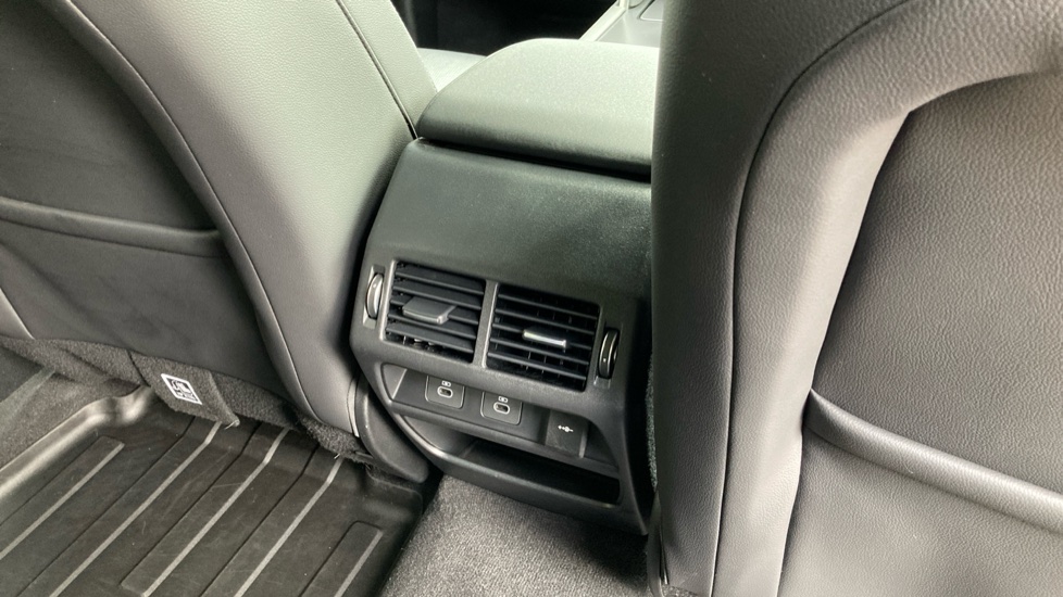 Land Rover Discovery Sport 2.0 D200 Dynamic SE 5dr Auto [5 Seat] Diesel Station Wagon - Image 18