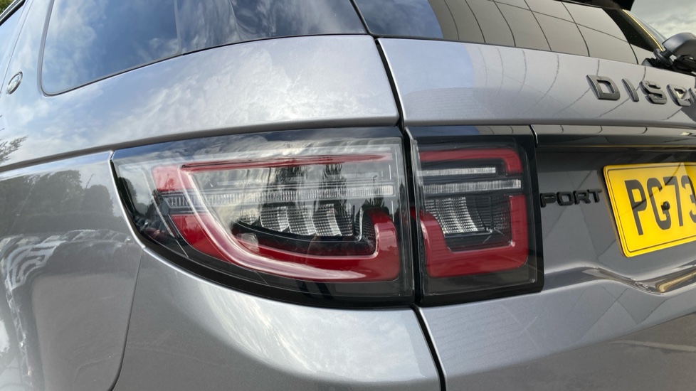 Land Rover Discovery Sport 2.0 D200 Dynamic SE 5dr Auto [5 Seat] Diesel Station Wagon - Image 19
