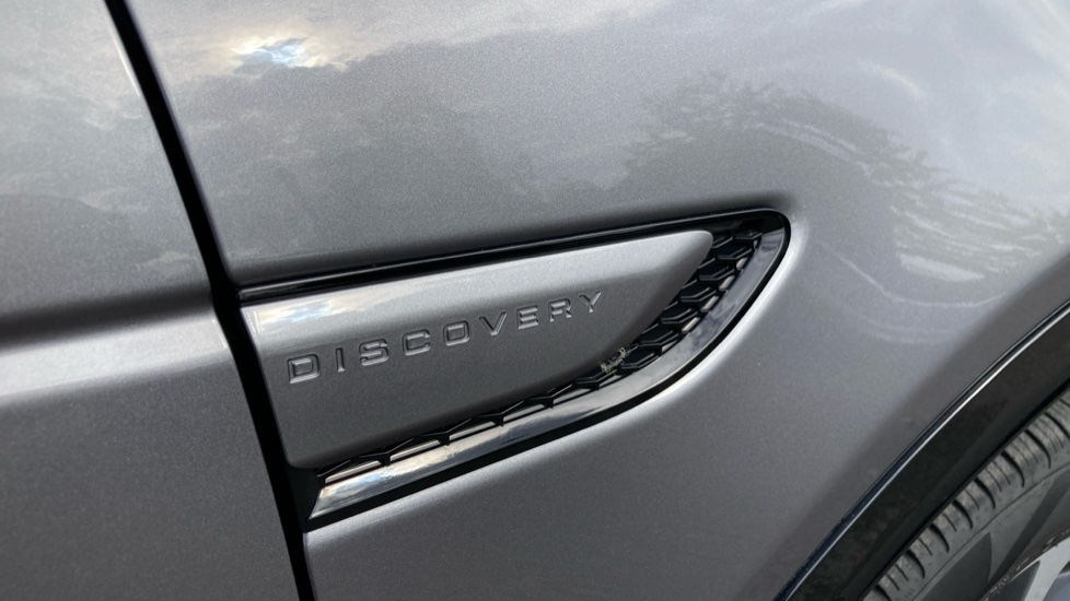 Land Rover Discovery Sport 2.0 D200 Dynamic SE 5dr Auto [5 Seat] Diesel Station Wagon - Image 20
