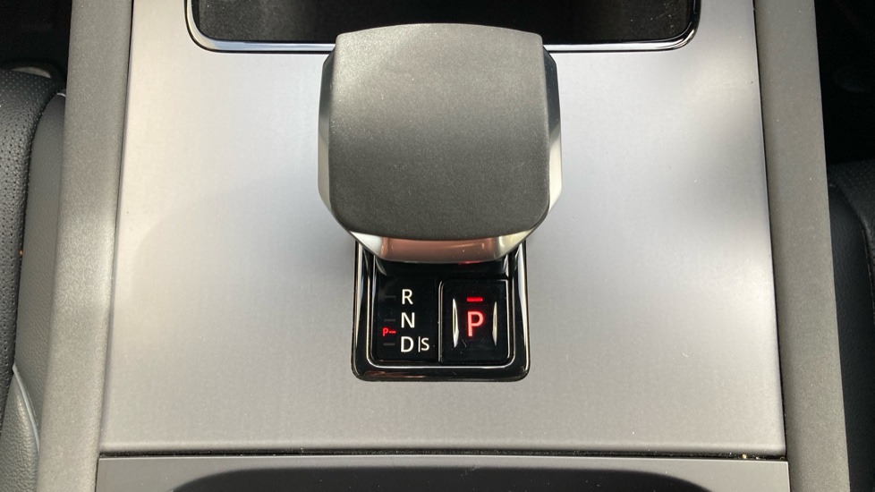 Land Rover Discovery Sport 2.0 D200 Dynamic SE 5dr Auto [5 Seat] Diesel Station Wagon - Image 38