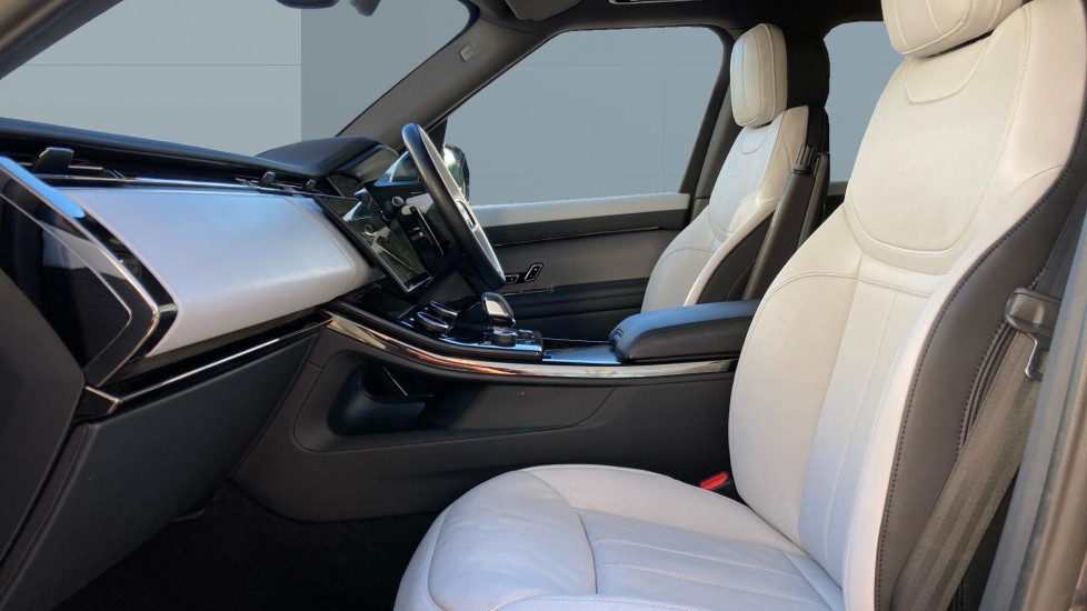 Land Rover Range Rover Sport 3.0 D300 Dynamic SE 5dr Auto Diesel Estate - Image 3