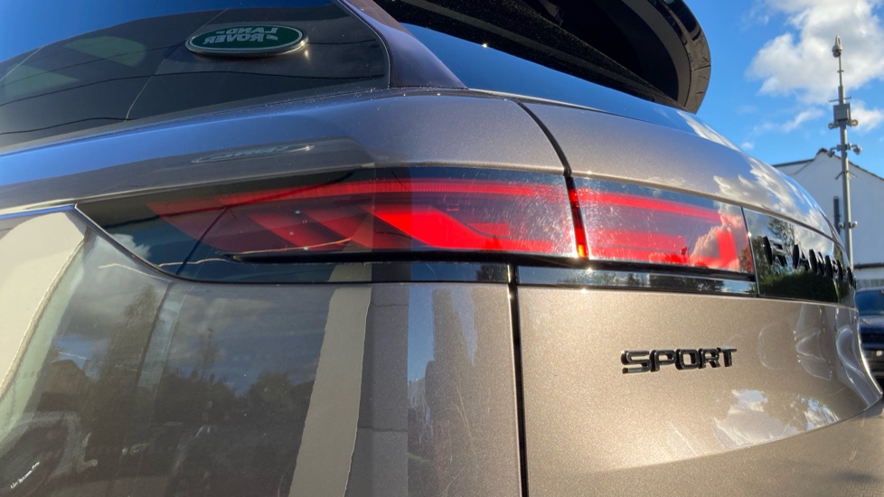 Land Rover Range Rover Sport 3.0 D300 Dynamic SE 5dr Auto Diesel Estate - Image 19