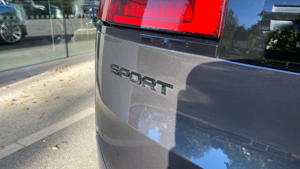 Land Rover Range Rover Sport 3.0 D300 Dynamic SE 5dr Auto Diesel Estate - Image 40