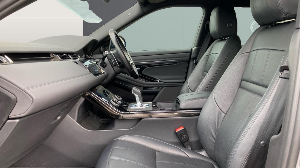 Land Rover Range Rover Evoque 1.5 P300e R-Dynamic SE 5dr Auto Hatchback - Image 3