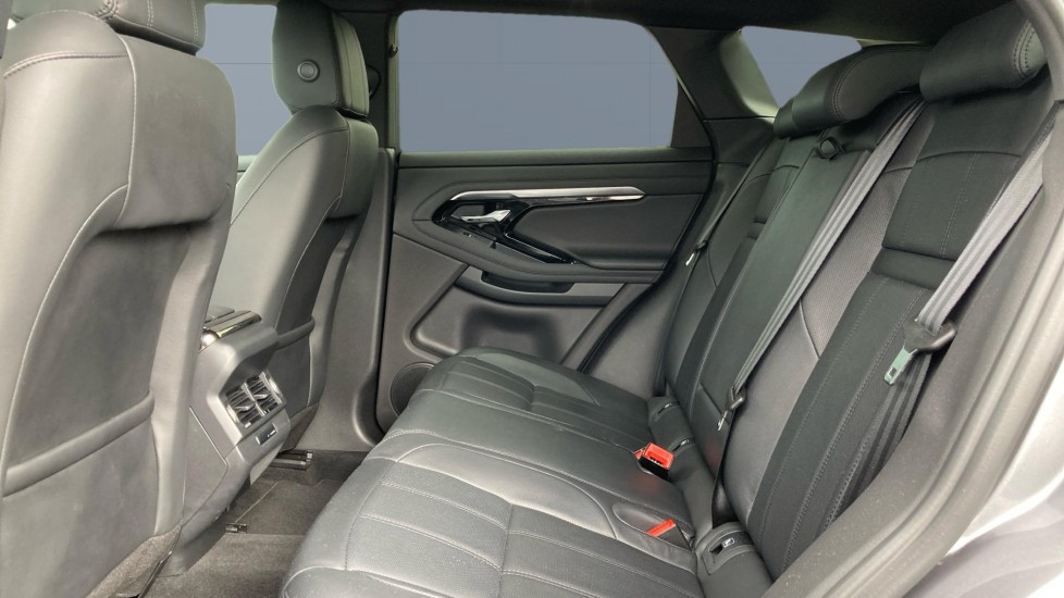 Land Rover Range Rover Evoque 1.5 P300e R-Dynamic SE 5dr Auto Hatchback - Image 4