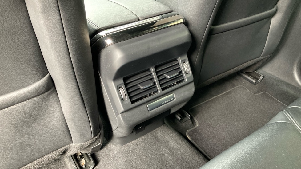 Land Rover Range Rover Evoque 1.5 P300e R-Dynamic SE 5dr Auto Hatchback - Image 18