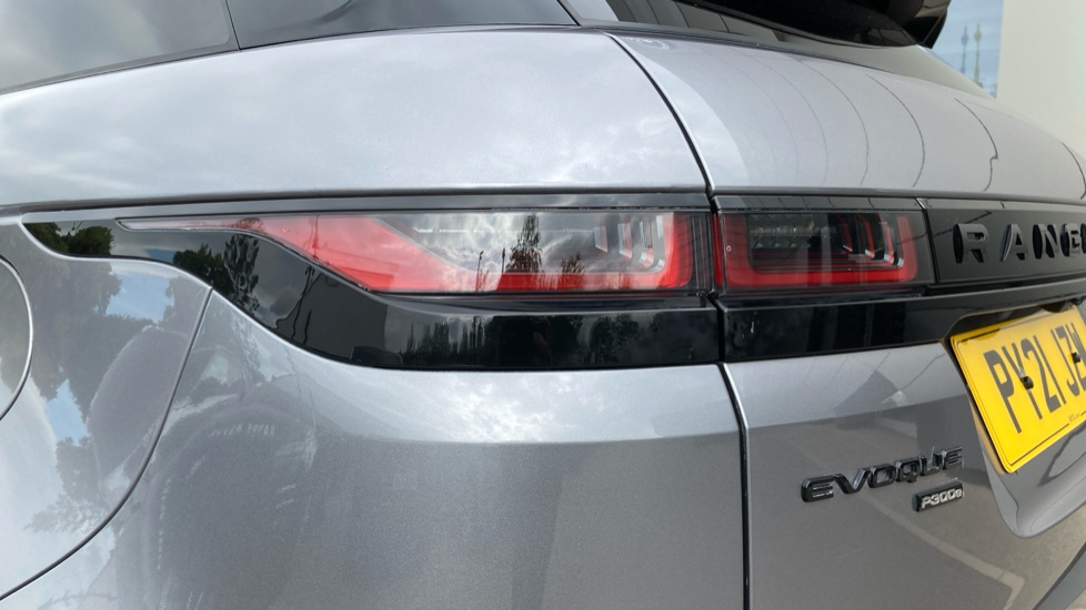 Land Rover Range Rover Evoque 1.5 P300e R-Dynamic SE 5dr Auto Hatchback - Image 19
