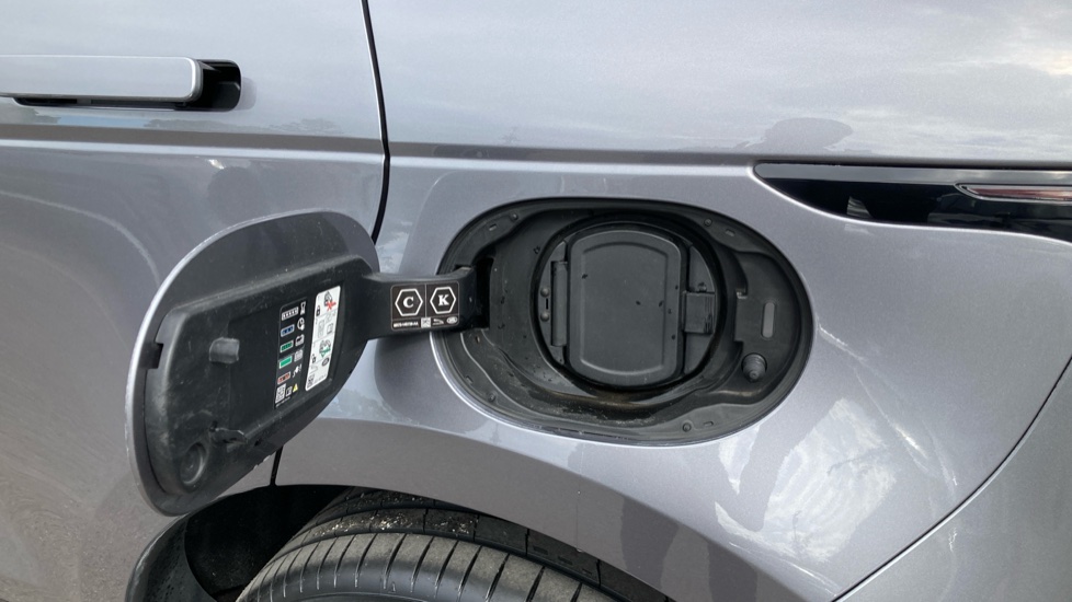 Land Rover Range Rover Evoque 1.5 P300e R-Dynamic SE 5dr Auto Hatchback - Image 25