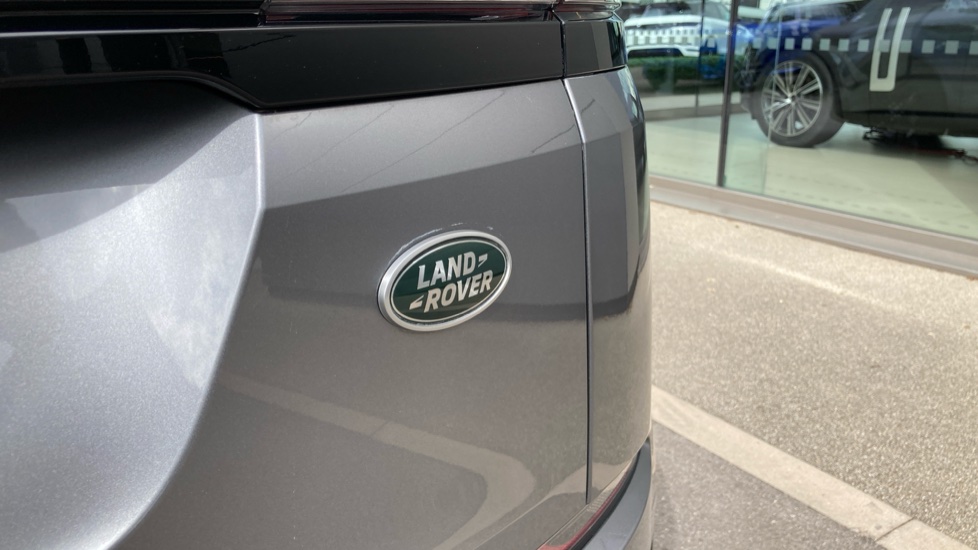 Land Rover Range Rover Evoque 1.5 P300e R-Dynamic SE 5dr Auto Hatchback - Image 26
