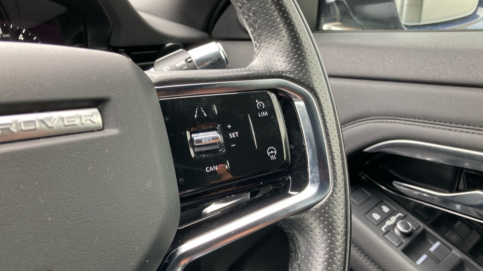 Land Rover Range Rover Evoque 1.5 P300e R-Dynamic SE 5dr Auto Hatchback - Image 46