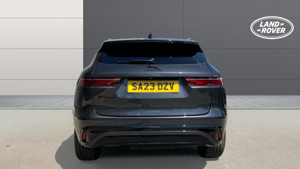 Jaguar F-Pace 2.0 D200 R-Dynamic Black 5dr Auto AWD Diesel Estate - Image 6