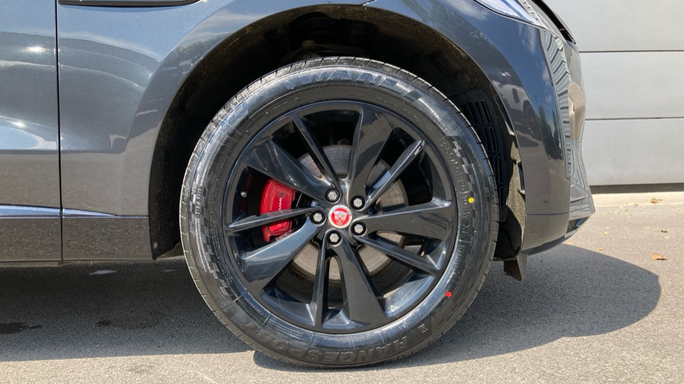 Jaguar F-Pace 2.0 D200 R-Dynamic Black 5dr Auto AWD Diesel Estate - Image 8