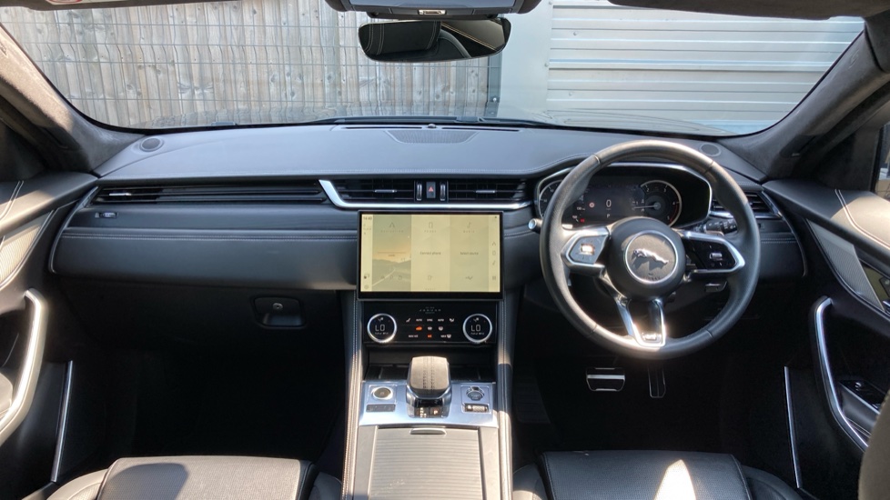 Jaguar F-Pace 2.0 D200 R-Dynamic Black 5dr Auto AWD Diesel Estate - Image 9