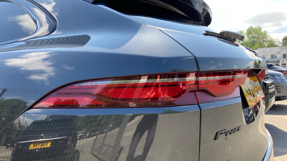 Jaguar F-Pace 2.0 D200 R-Dynamic Black 5dr Auto AWD Diesel Estate - Image 19