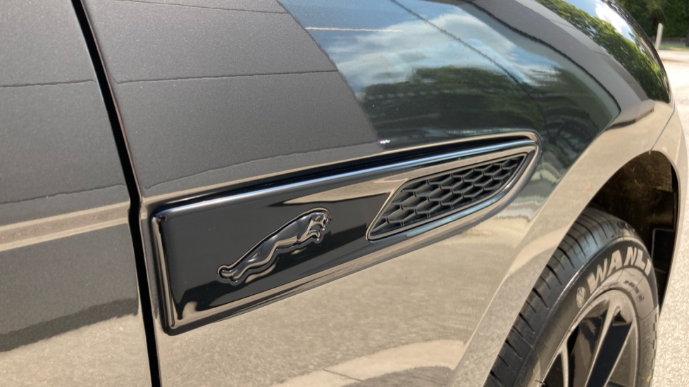 Jaguar F-Pace 2.0 D200 R-Dynamic Black 5dr Auto AWD Diesel Estate - Image 20