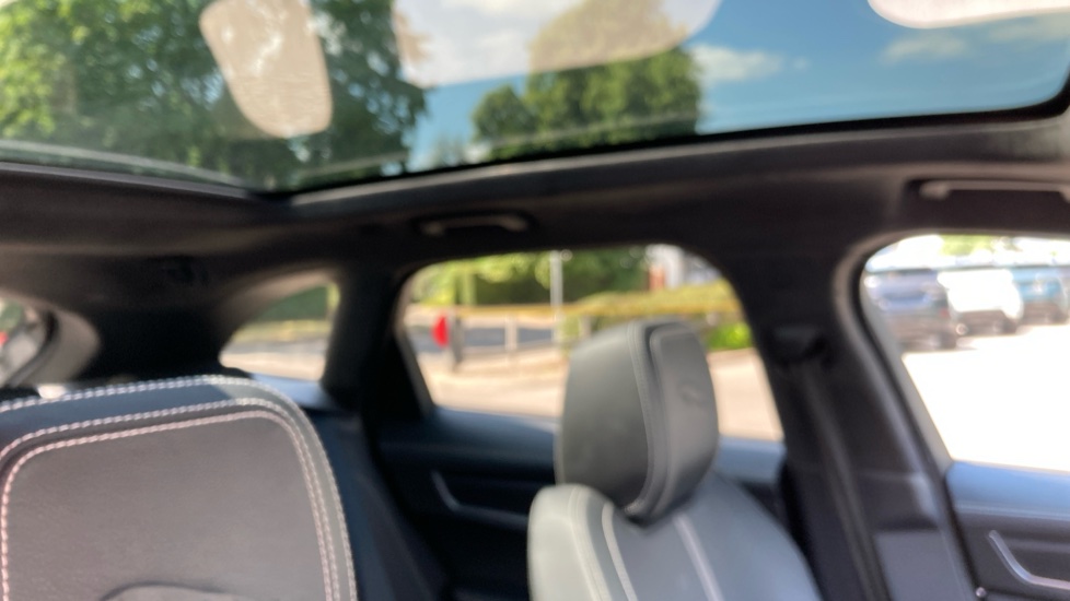 Jaguar F-Pace 2.0 D200 R-Dynamic Black 5dr Auto AWD Diesel Estate - Image 38
