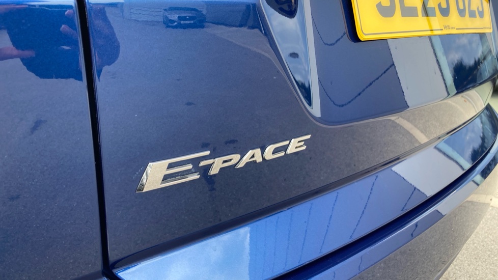 Jaguar E-Pace 2.0 D200 R-Dynamic S 5dr Auto Diesel Estate - Image 20