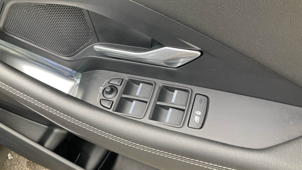 Jaguar E-Pace 2.0 D200 R-Dynamic S 5dr Auto Diesel Estate - Image 37