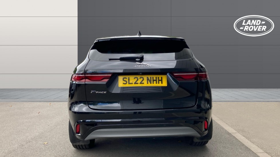 Jaguar F-Pace 2.0 D200 R-Dynamic SE 5dr Auto AWD Diesel Estate - Image 6