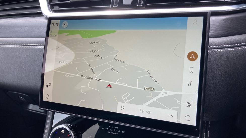 Jaguar F-Pace 2.0 D200 R-Dynamic SE 5dr Auto AWD Diesel Estate - Image 11