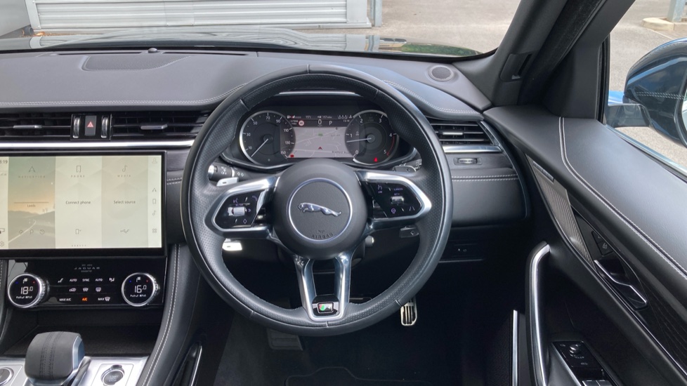 Jaguar F-Pace 2.0 D200 R-Dynamic SE 5dr Auto AWD Diesel Estate - Image 15