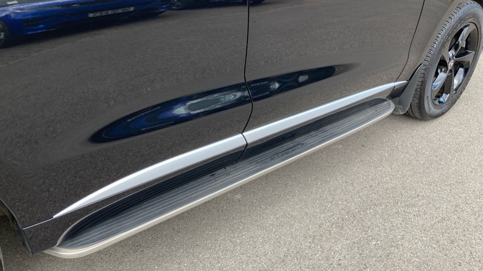 Jaguar F-Pace 2.0 D200 R-Dynamic SE 5dr Auto AWD Diesel Estate - Image 21