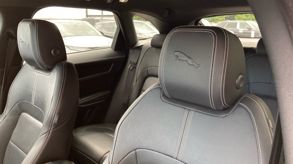Jaguar F-Pace 2.0 D200 R-Dynamic SE 5dr Auto AWD Diesel Estate - Image 42