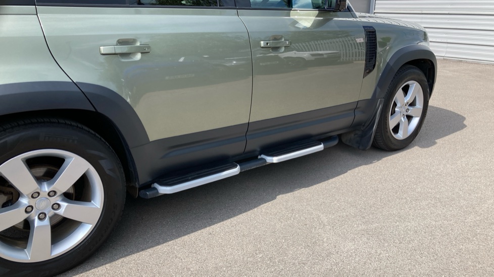 Land Rover Defender 2.0 D240 First Edition 110 5dr Auto Diesel Estate - Image 21