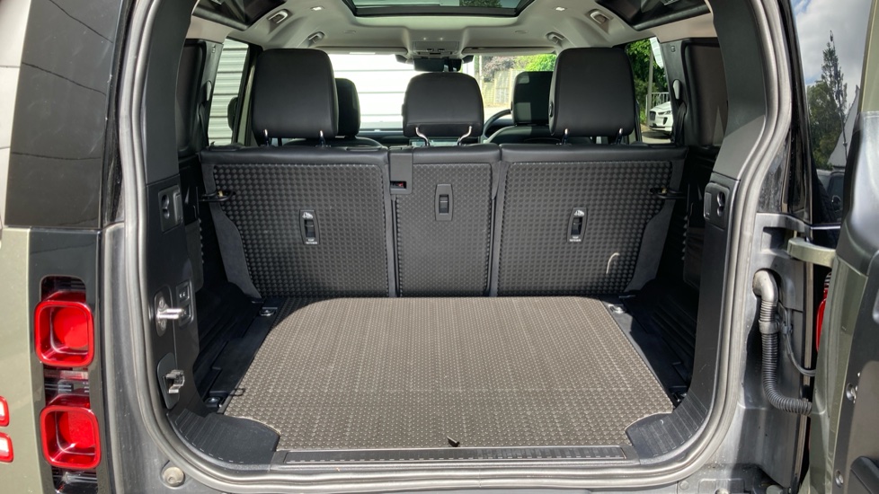 Land Rover Defender 2.0 D240 First Edition 110 5dr Auto Diesel Estate - Image 51