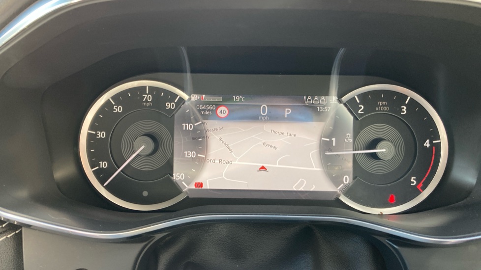 Jaguar F-Pace 2.0 D200 R-Dynamic S 5dr Auto AWD Diesel Estate - Image 16