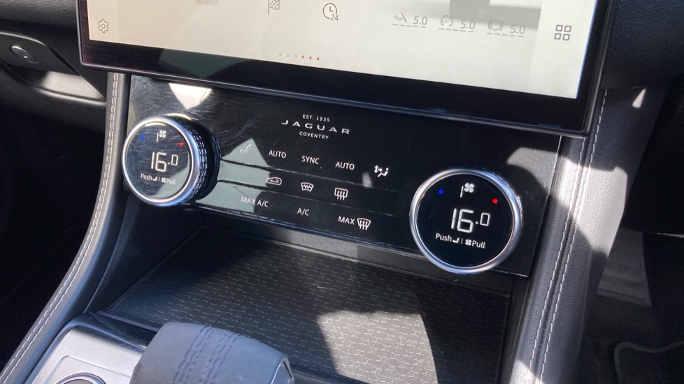Jaguar F-Pace 2.0 D200 R-Dynamic S 5dr Auto AWD Diesel Estate - Image 29