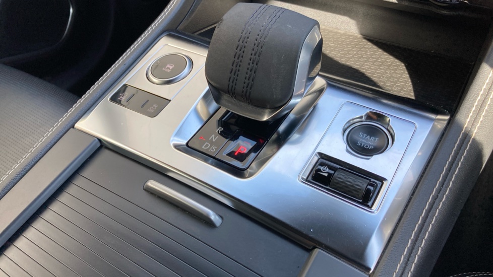 Jaguar F-Pace 2.0 D200 R-Dynamic S 5dr Auto AWD Diesel Estate - Image 32