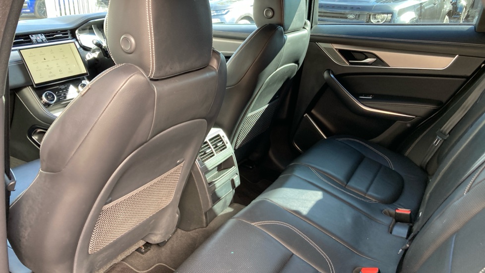 Jaguar F-Pace 2.0 D200 R-Dynamic S 5dr Auto AWD Diesel Estate - Image 48